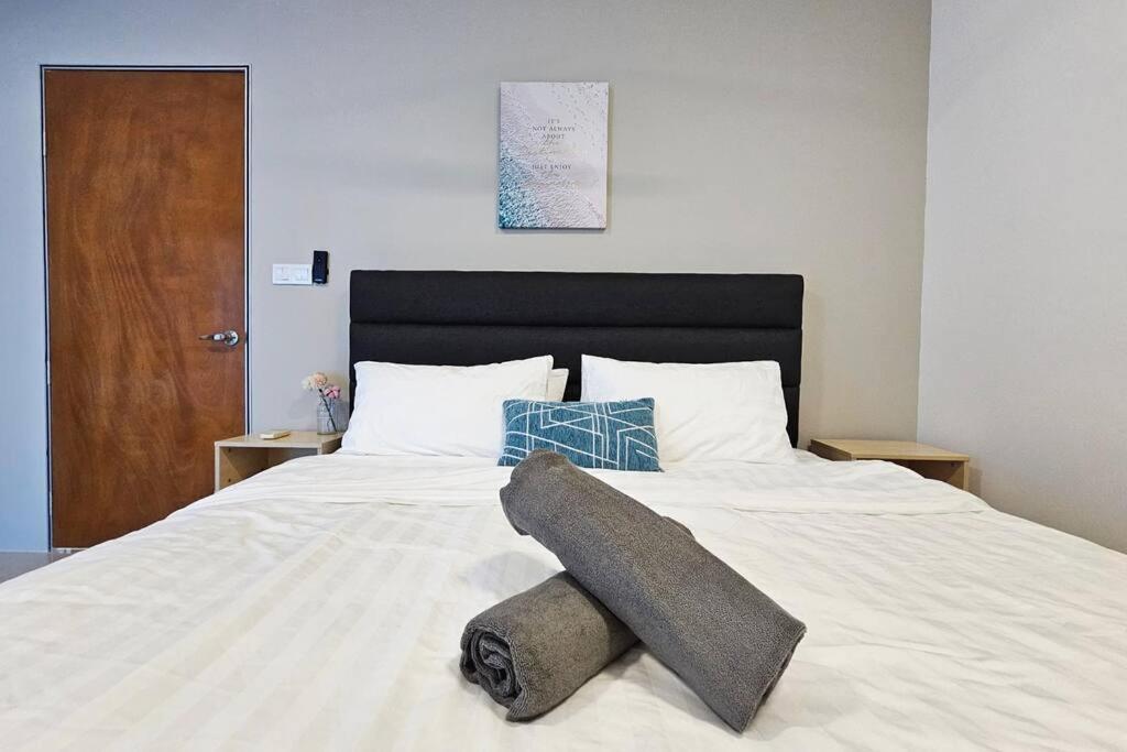 Trefoil Setia City 2Br Shah Alam Luaran gambar